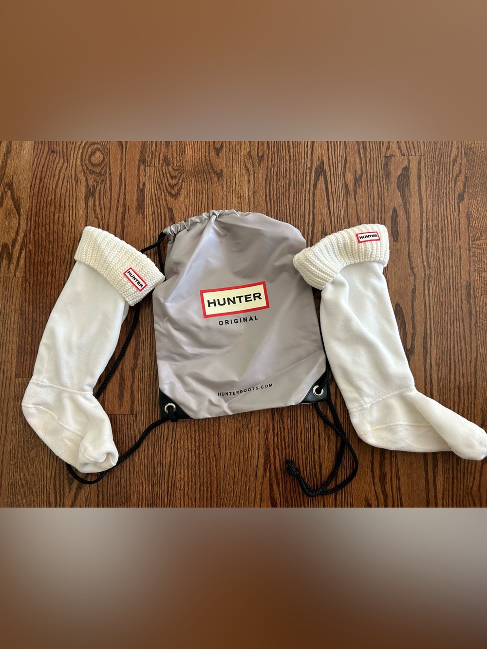 Hunter Cream Fleece Rainboot Inserts plus Bonus Gray Drawstring Backpack